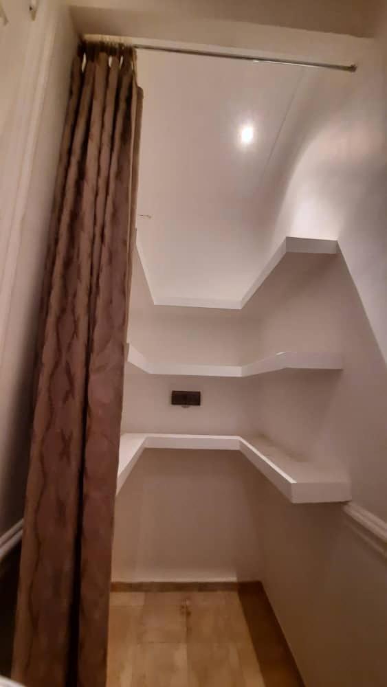 Centre Avenue Loubet Apartment